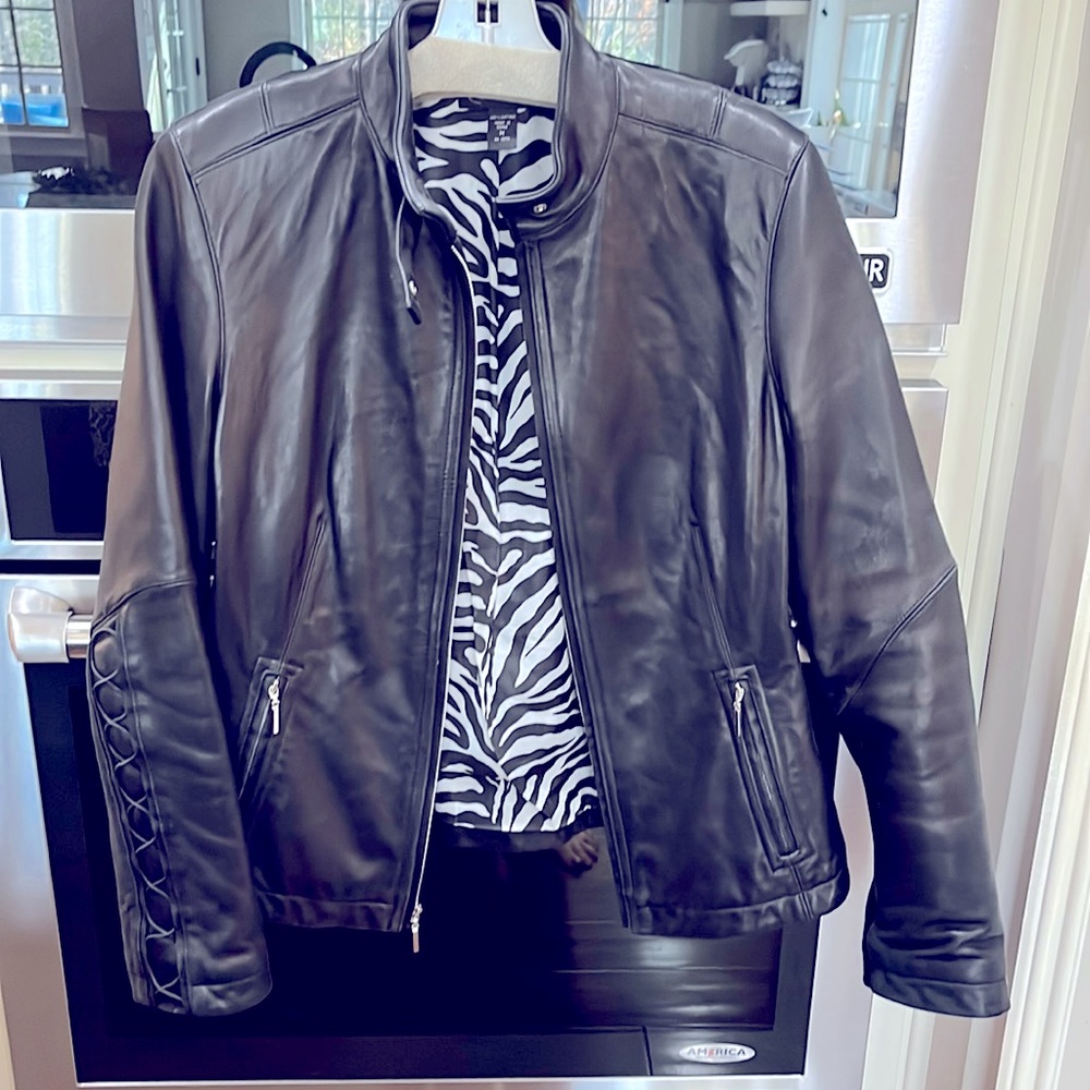 Black leather jacket M